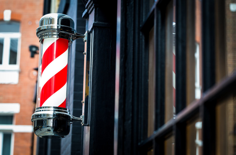 barber-shop-exterior-and-barber-pole-pic