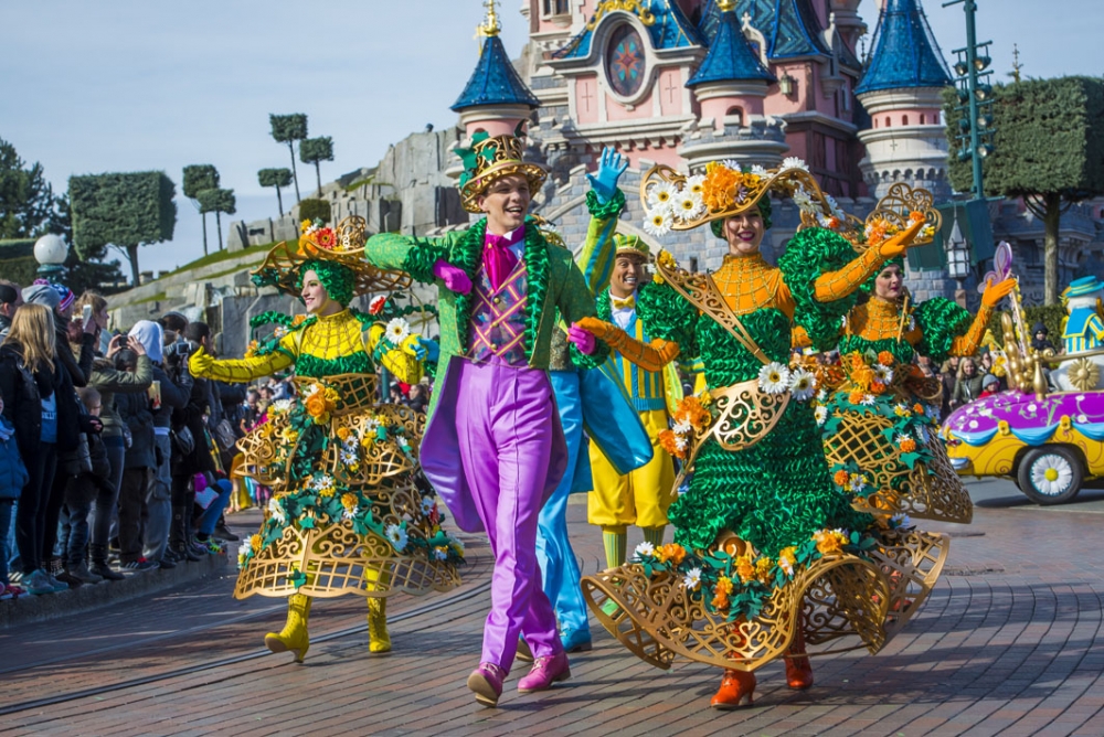 DisneylandParis_Swing-into-Spring_Goofy-