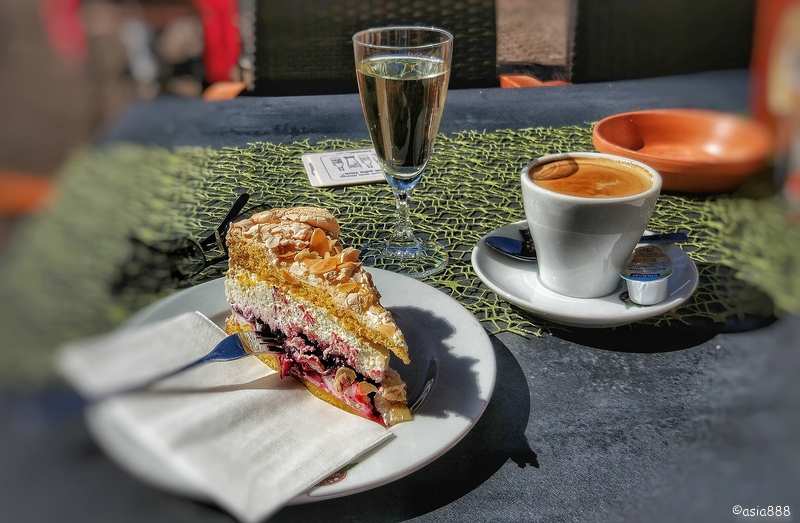 58d7f9c7af7dc_BostalseeKuchen.jpg.2bcc17fcff7a23030fd65fd9e8fe372c.jpg